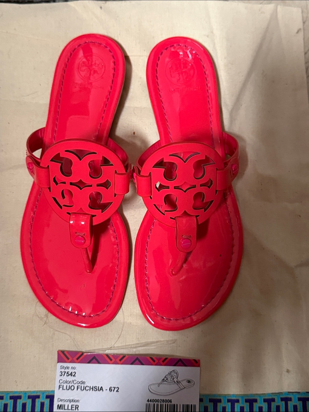Tory Burch Patent Miller Thong Sandals - Fluo Fuchsia